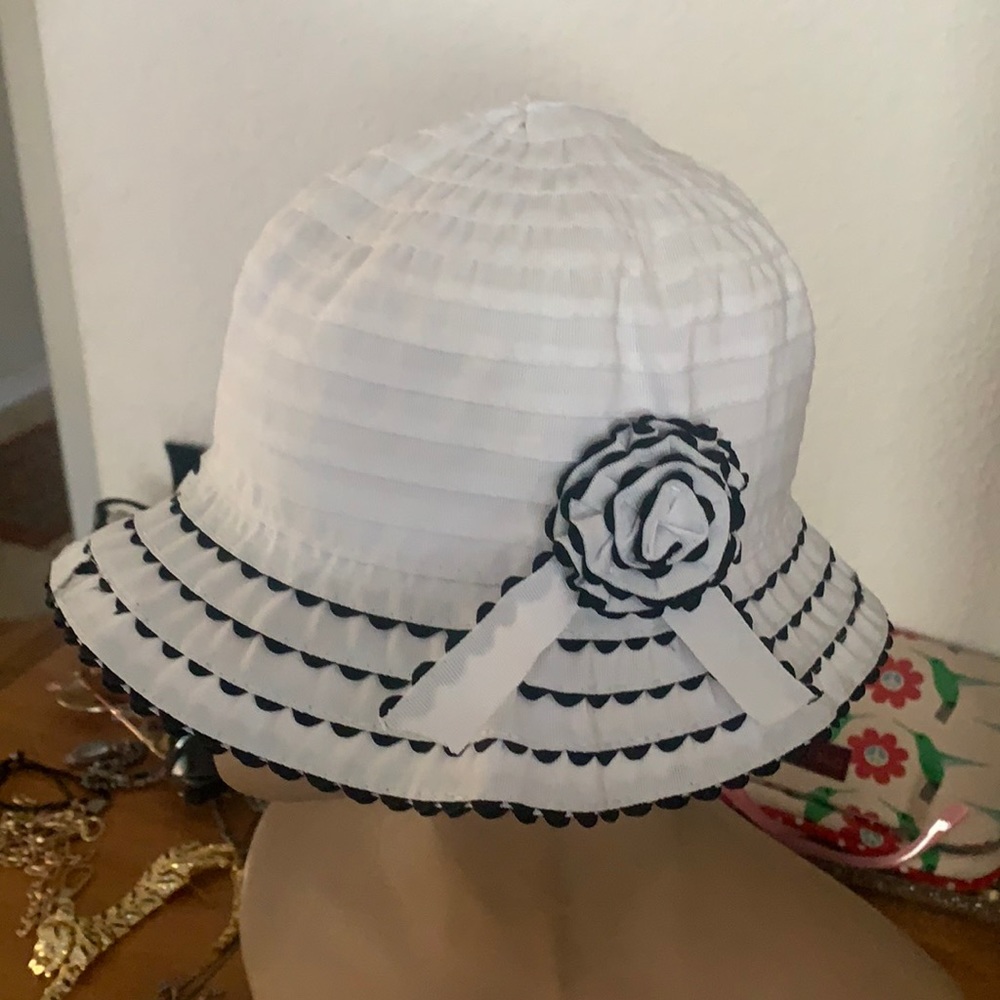 New kinder caps dorfman pacific Nwot